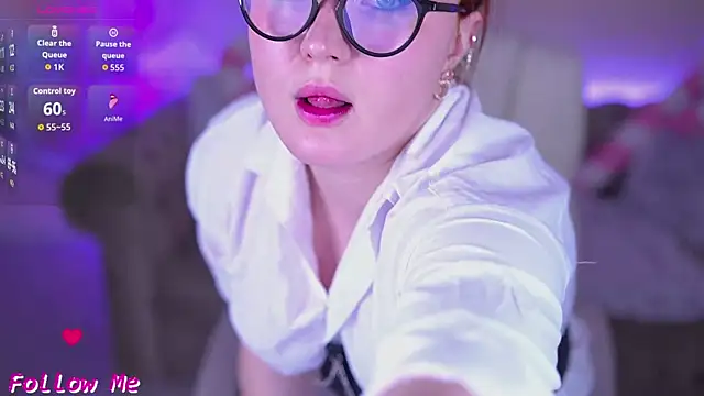 LovelyBell online show from January 15, 2:01 pm