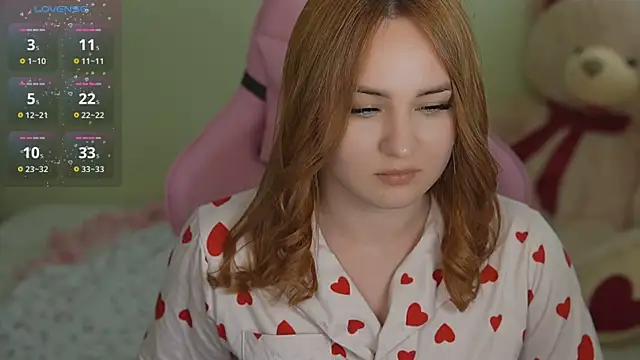 Snapshot of LovelyBell chatting on September 30, 1:17 pm LovelyBell online show from September 30, 1:17 pm