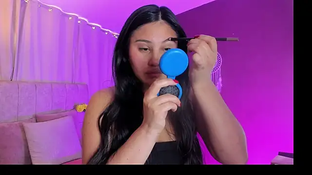 Little Ivy online show from January 9, 7:07 pm