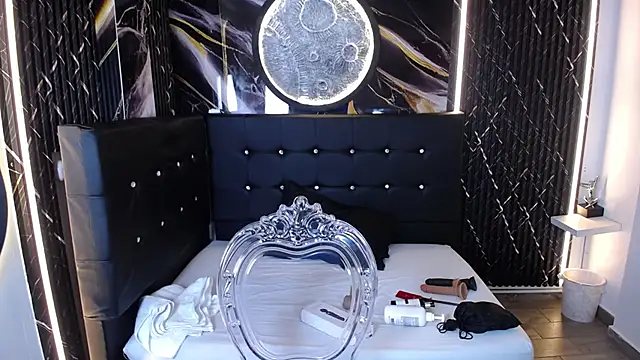 Bruja  Scarlata online show from October 27, 10:11 am