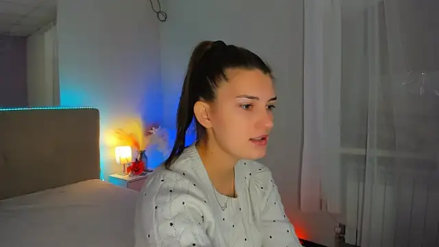 Laura Leee online show from October 16, 5:32 am