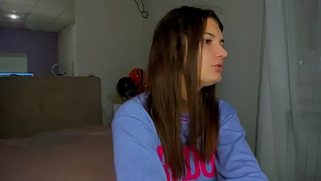 Laura Leee online show from November 5, 5:56 am