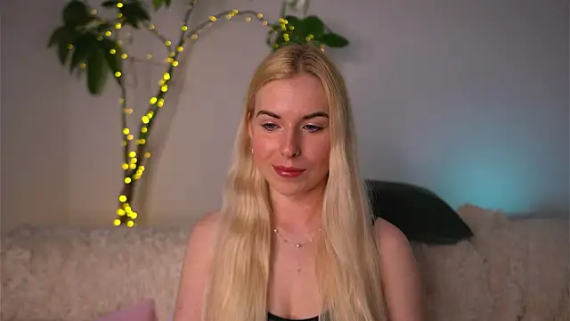 lorrie love story online show from April 10, 2:01 pm