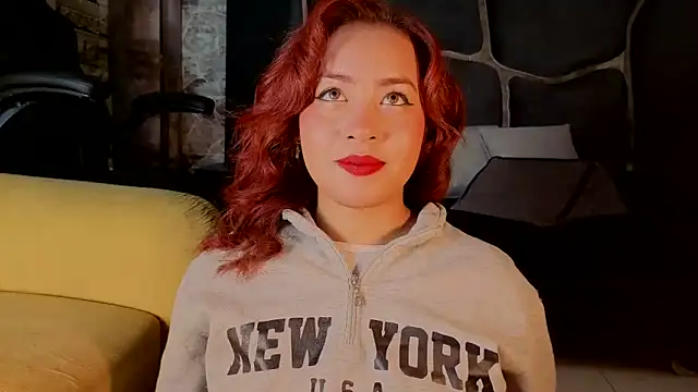 Snapshot of Estrella05_ chatting on October 20, 3:53 am Estrella05 online show from October 20, 3:53 am