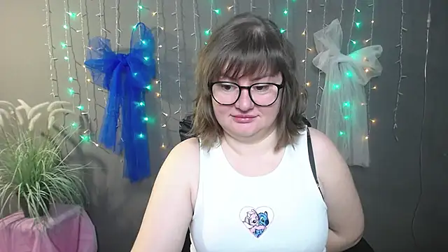 ZannaDreil online show from December 5, 7:37 pm