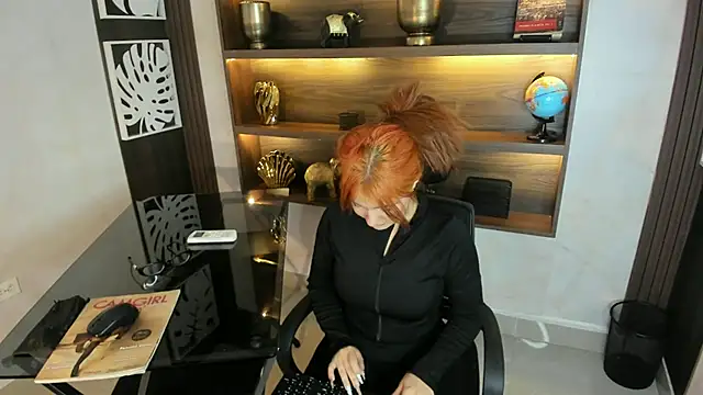 MelaniieRoux online show from April 10, 7:42 pm