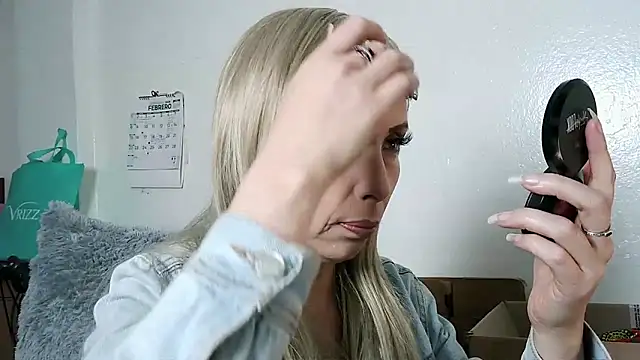 alixia81 online show from February 26, 10:20 pm