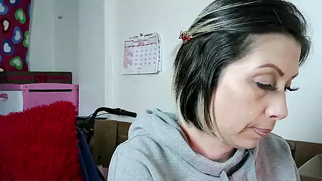 alixia81 online show from November 21, 8:55 pm