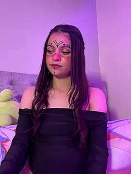 LucyEvans  online show from October 31, 7:56 am