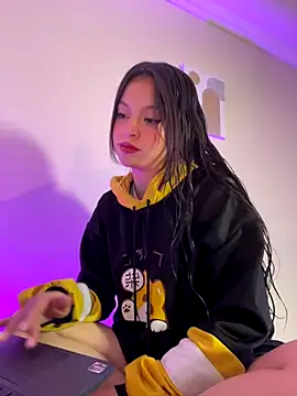 LucyEvans  online show from November 4, 10:53 am