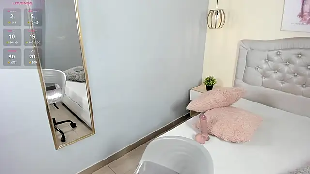 escarleth   online show from February 11, 2:18 pm