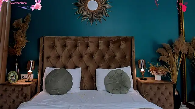 CalyMoon online show from February 14, 8:44 pm