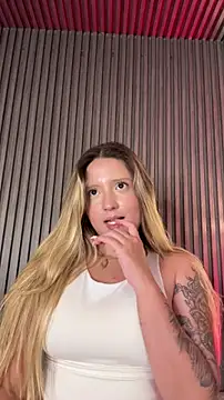 MiaPetit  online show from February 22, 8:10 pm