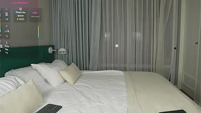 Megan Lim online show from December 4, 10:28 am