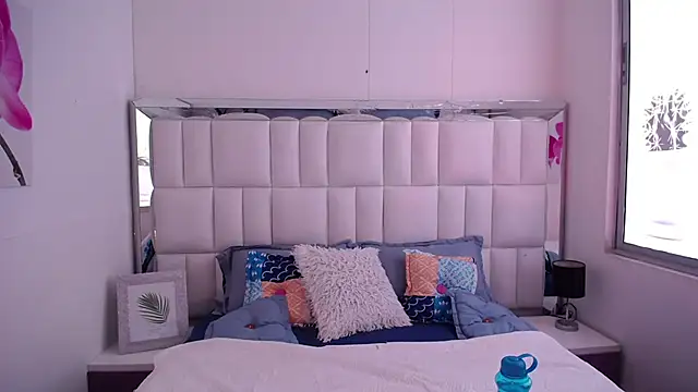 anna alvarez online show from September 19, 1:32 pm