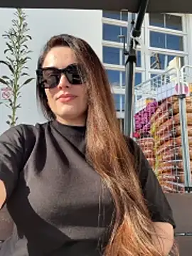 Sophie Eaton online show from April 9, 6:35 pm