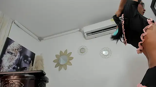 estephany doll online show from February 13, 1:57 pm