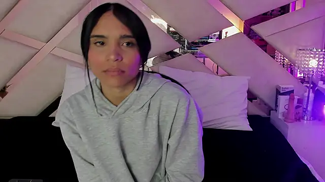 sophie pariss online show from October 25, 3:58 am