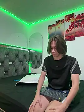 Alex and Fabian online show from March 21, 3:44 am