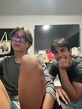 Alex and Fabian online show from May 17, 4:33 am