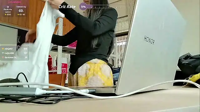 luoxuwen online show from November 23, 7:00 am