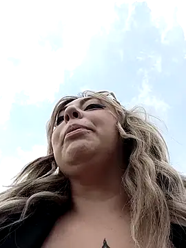 madelaine- online show from December 22, 7:06 pm