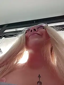 madelaine- online show from March 17, 6:56 pm