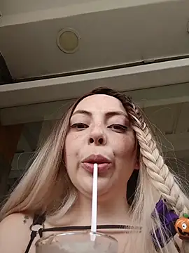 madelaine- online show from October 24, 8:27 pm