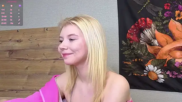 Snapshot of DaisyElmers chatting on October 1, 3:55 am DaisyElmers online show from October 1, 3:55 am