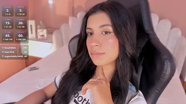 zia cooper online show from November 27, 7:50 pm