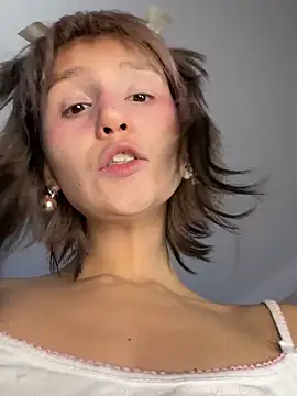 bigbabykiki online show from December 18, 6:56 pm