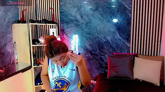 Isalombardi online show from November 8, 3:44 am