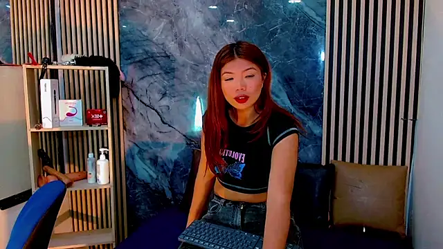 Isalombardi online show from October 5, 4:39 am