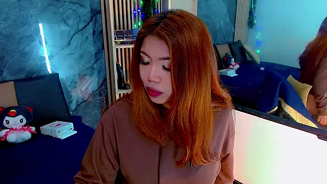 Isalombardi online show from February 2, 4:00 am