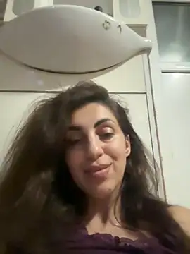 EmaSkyes online show from October 8, 8:02 pm