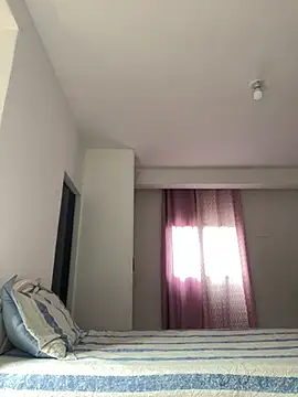 -Naomyy- online show from April 25, 5:54 pm