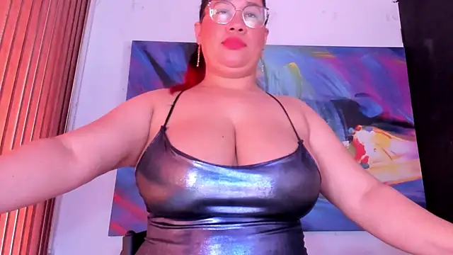 alondrabigtits online show from May 31, 6:09 pm