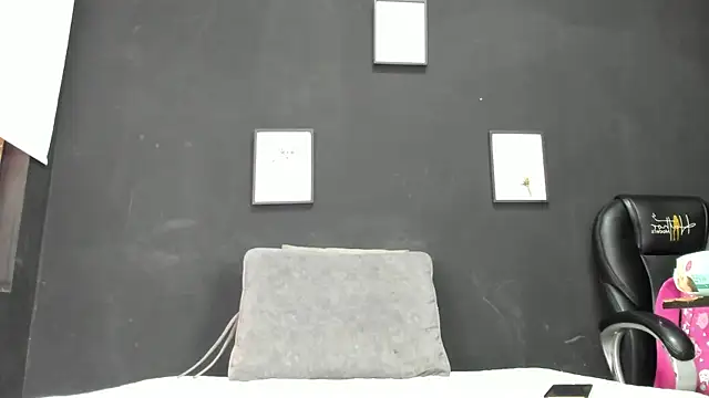 alondrabigtits online show from February 10, 12:19 pm