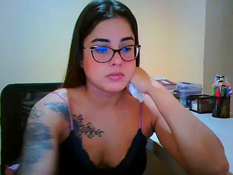 maliamiller online show from February 22, 12:00 am