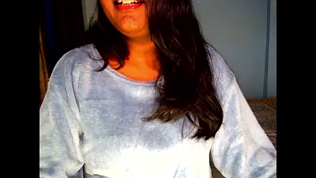 expression queen online show from December 17, 10:30 am