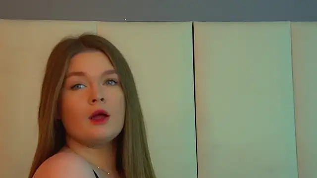 CrystalLyons online show from January 18, 6:26 pm