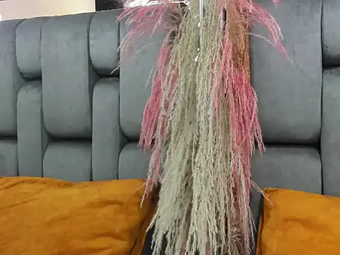 JESSYCORTES online show from March 31, 4:01 am