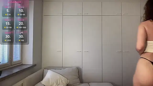 MilkyHoneyLullabies online show from April 27, 7:49 am