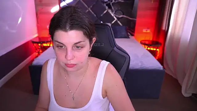 MirandaWong online show from October 29, 7:01 am