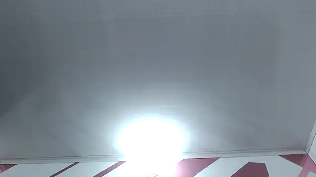 Kitten Hot  online show from November 20, 3:18 am