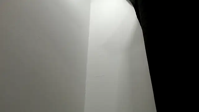 Kitten Hot  online show from December 5, 11:11 am