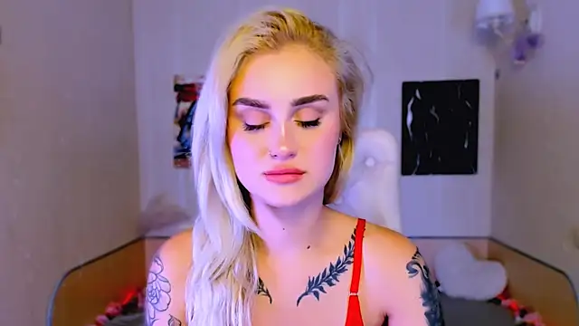  Ravenaa online show from December 15, 6:35 pm