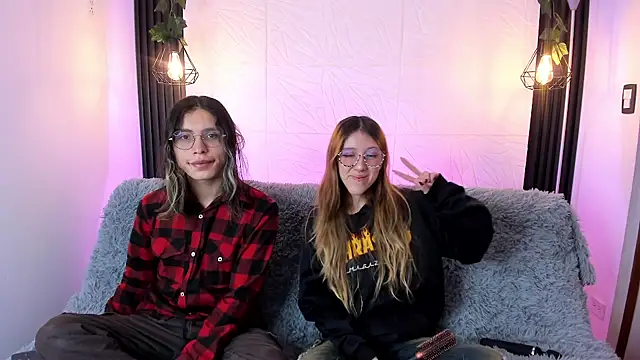 Snapshot of BRIAR_AND_BLAIR chatting on October 22, 2:22 pm BRIAR AND BLAIR online show from October 22, 2:22 pm