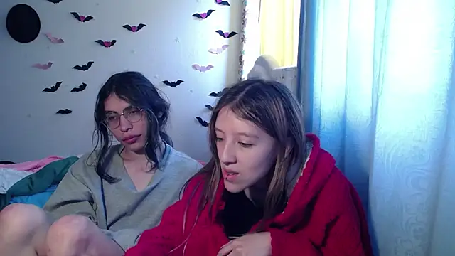 Snapshot of BRIAR_AND_BLAIR chatting on October 3, 2:44 pm BRIAR AND BLAIR online show from October 3, 2:44 pm