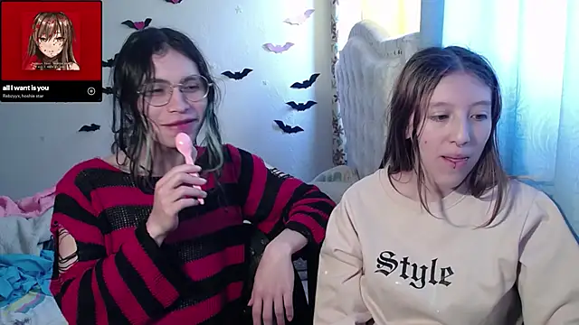 Snapshot of BRIAR_AND_BLAIR chatting on September 20, 5:22 pm BRIAR AND BLAIR online show from September 20, 5:22 pm